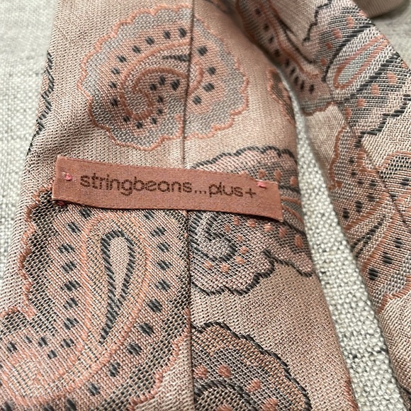 Stringbeans Plus 100% silk Pink Paisley Skinny Tie - Picture 5 of 6